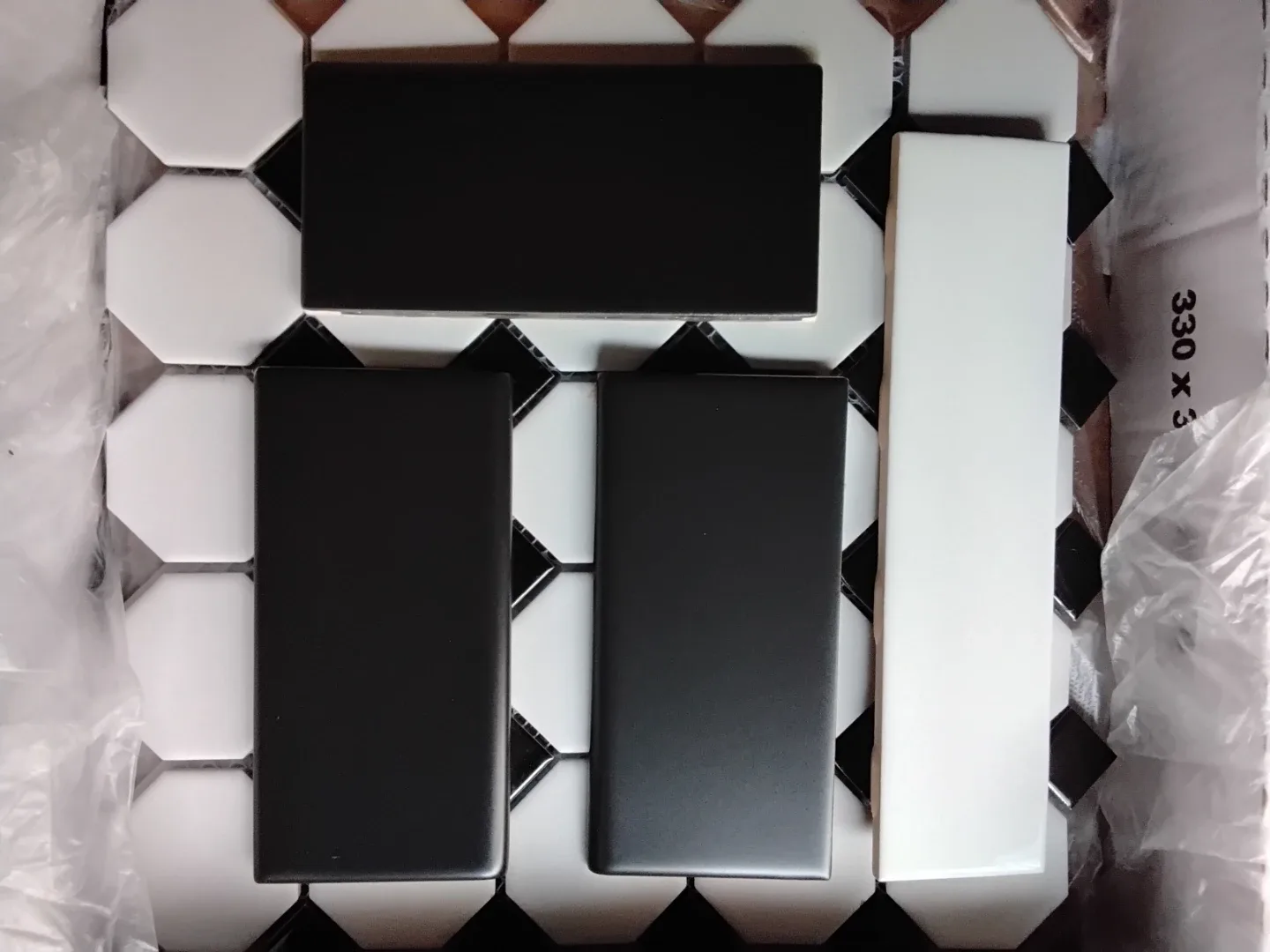 🔳♟️Black & White Tiles Sheets & Accent Tiles - New in Box♟️🔳 image indicator(5)