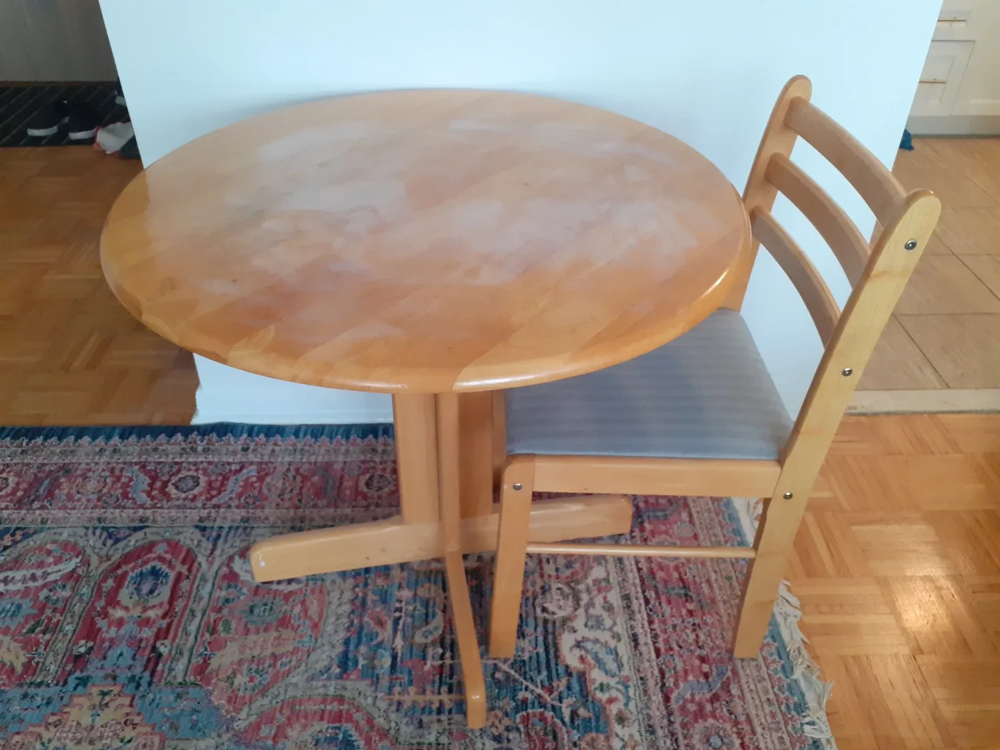 Round Wooden Dining Table image indicator(2)