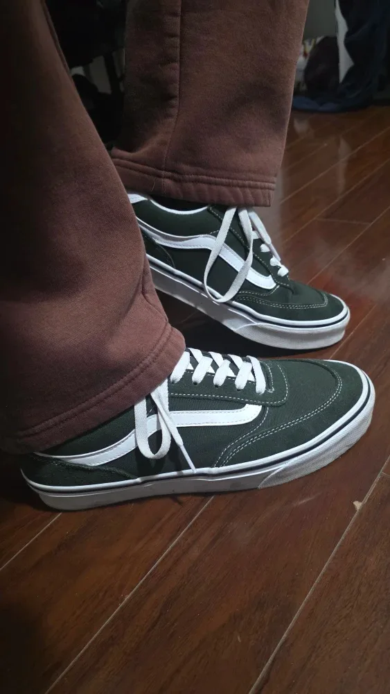 Vans Court Skate Shoes - Size 9.5 US image indicator(2)