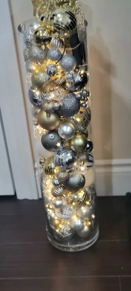 Christmas Ornament Vase with Lights image indicator(3)