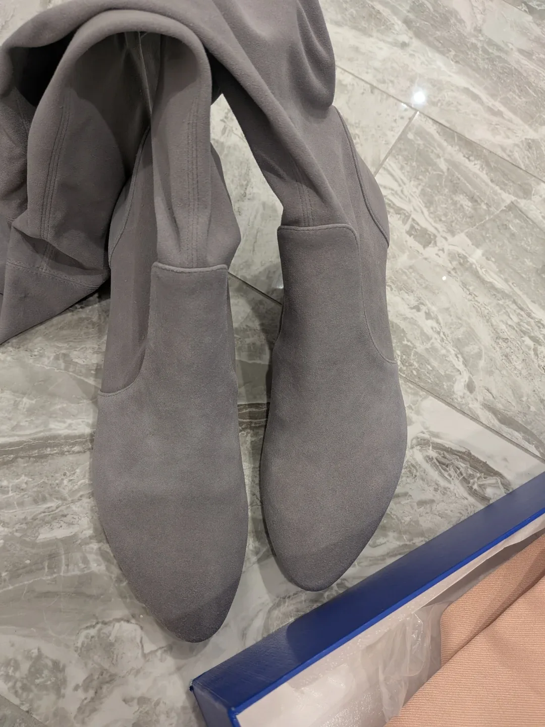 Stuart Weitzman Tieland grey suede - Size 9.5 image indicator(3)