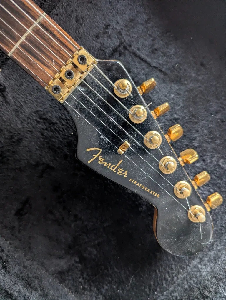 Fender Stratocaster Electric Guitar image indicator(3)