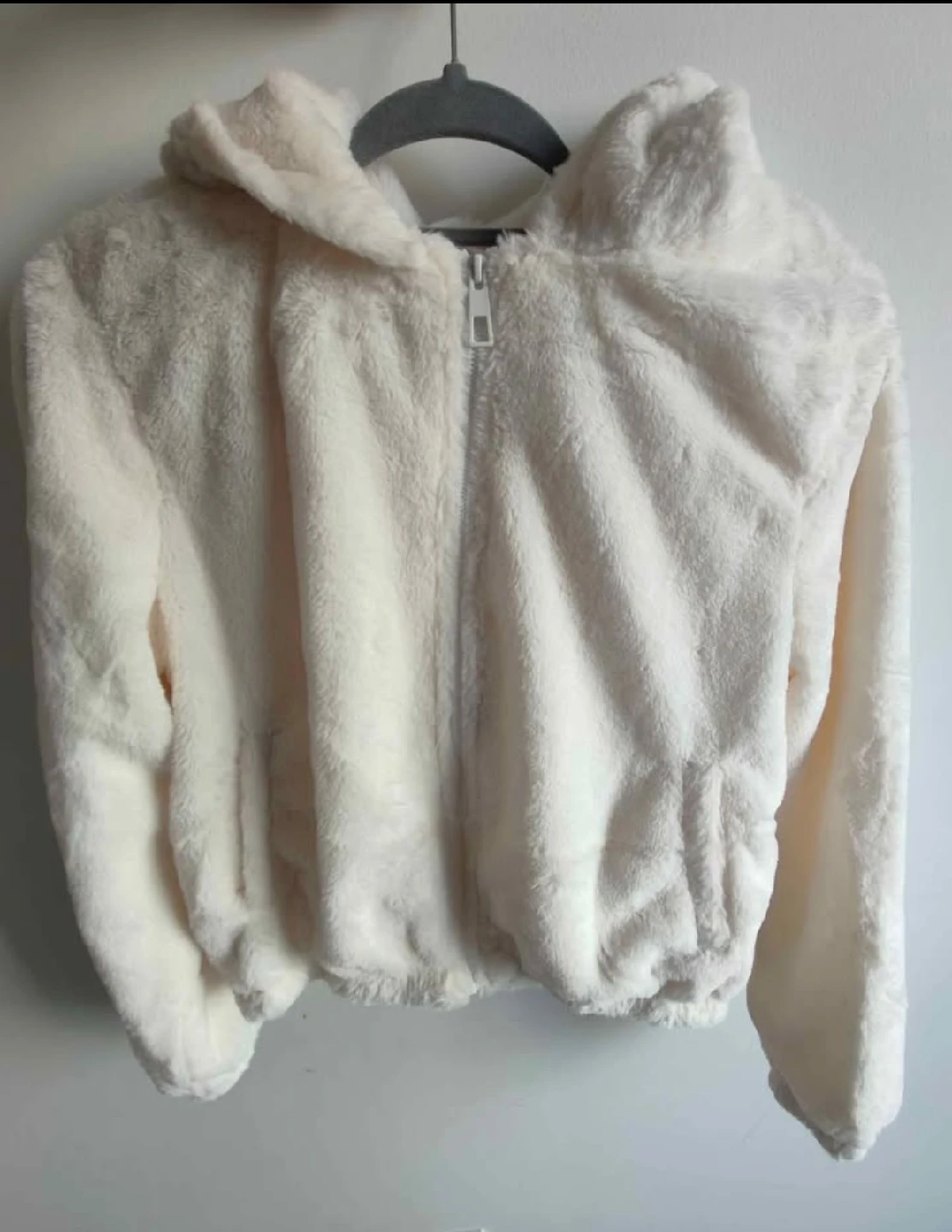 Fuzzy Cream-Colored Hoodie jacket (medium)