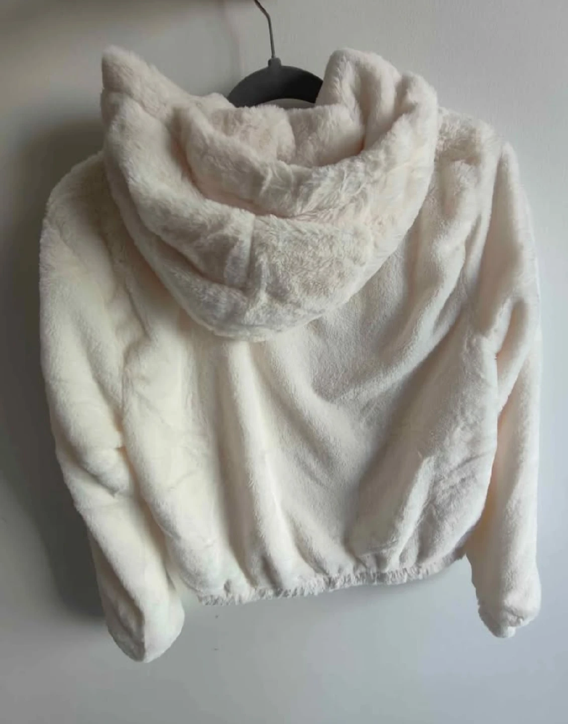 Fuzzy Cream-Colored Hoodie jacket (medium) - photo 2