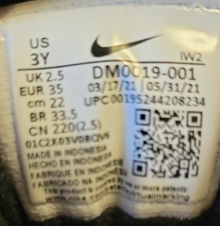 Nike Air More Uptempo Size 3Y image indicator(3)