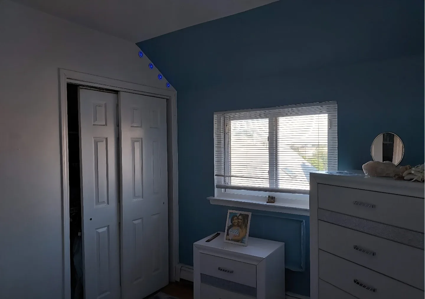 Room for rent image indicator(8)