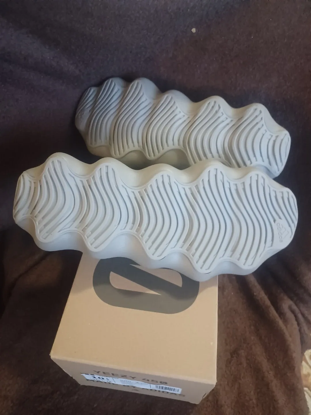 Adidas yeezy 450 stone flax size 10.5 image indicator(4)