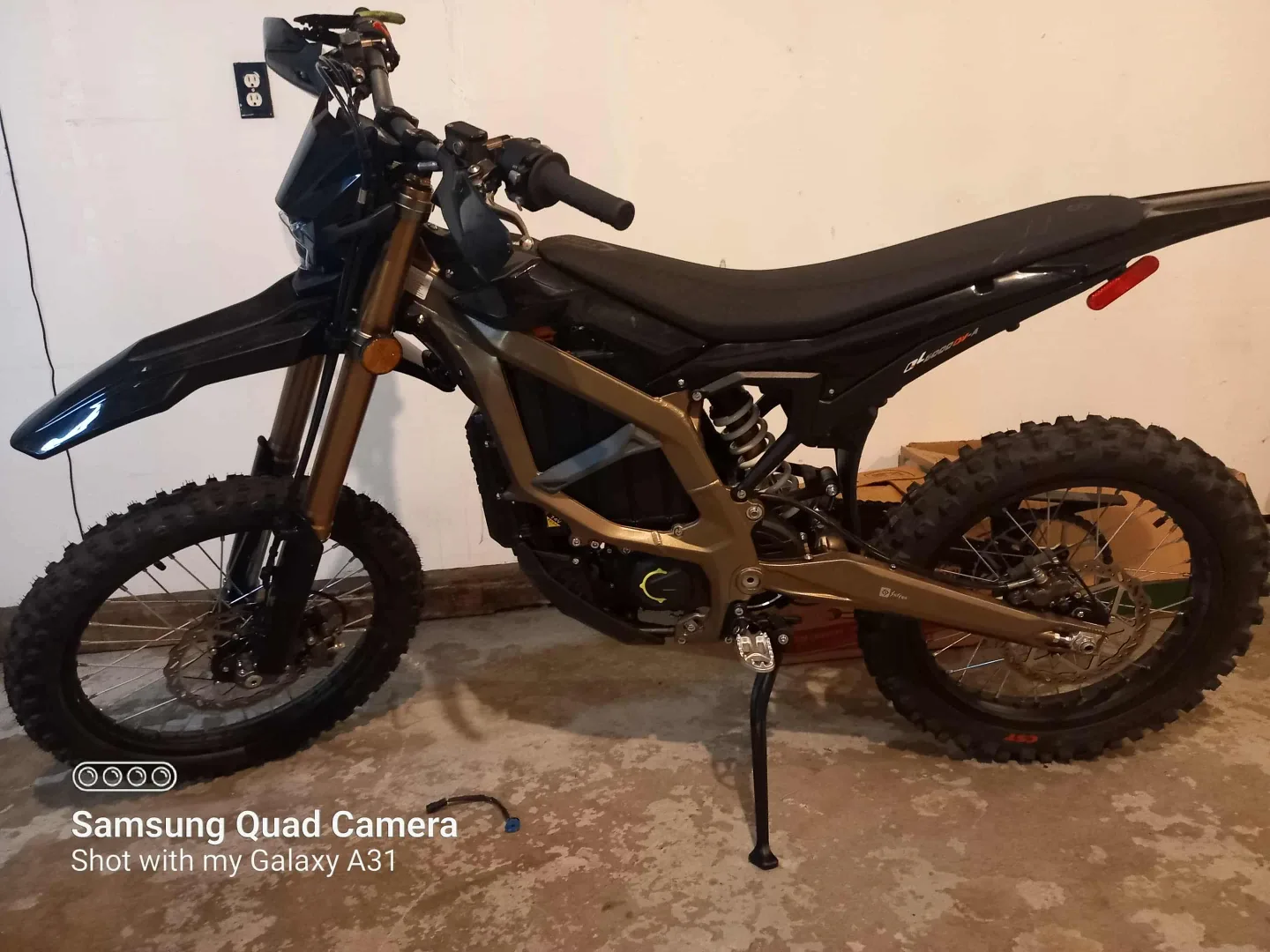 Sur-Ron Light Bee X Electric Dirt Bike image indicator(2)