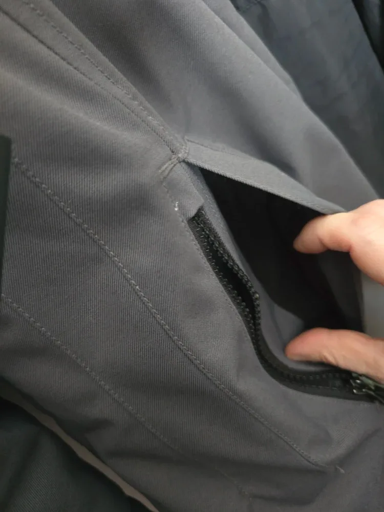 Lolë Women's Winter Coat - Size XL , like new conditions. image indicator(4)