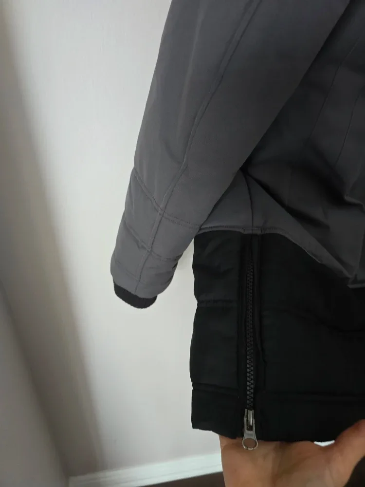 Lolë Women's Winter Coat - Size XL , like new conditions. image indicator(9)