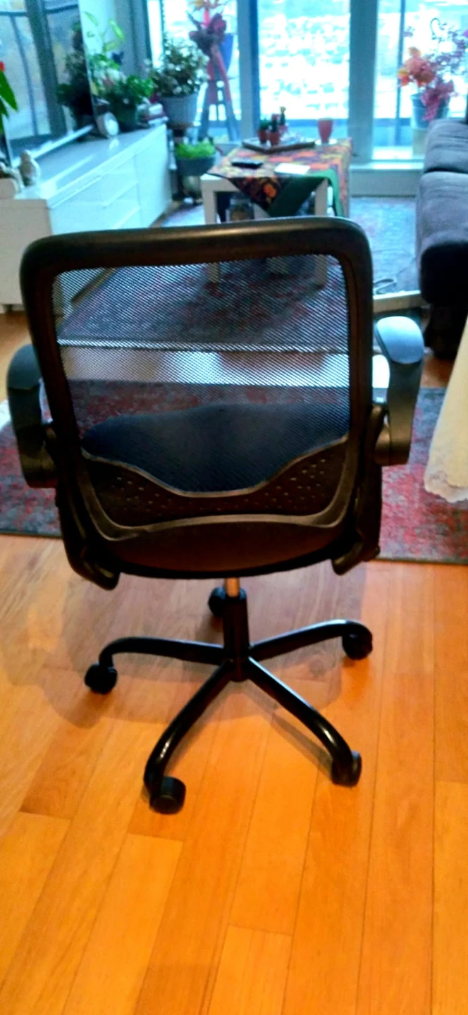 Black Mesh Office Chair - photo 3