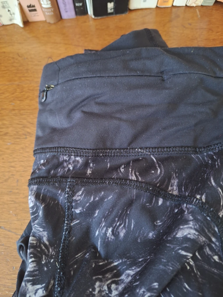 Lululemon Leggings, Black Marble Print - photo 2