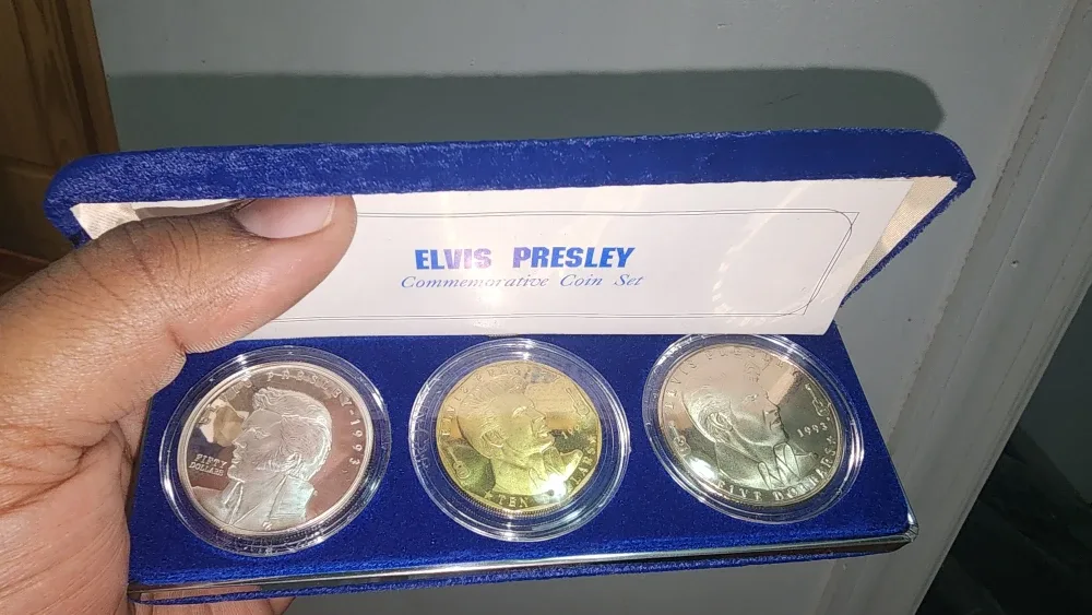 Elvis Presley Commemorative Coin Set