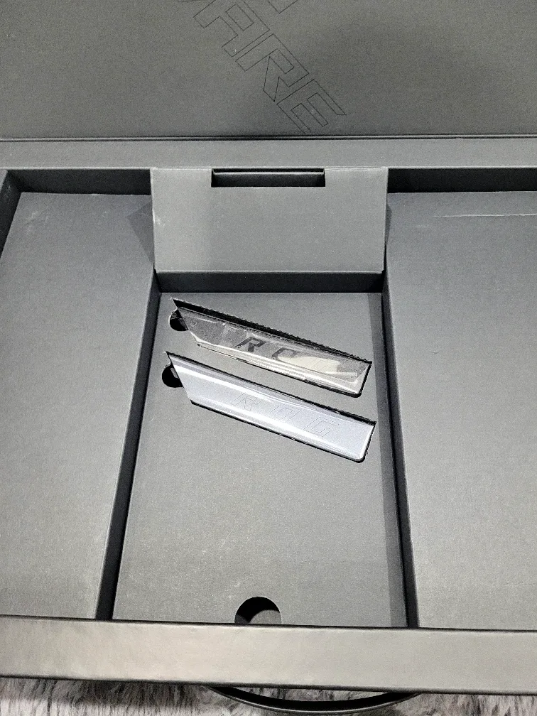 ASUS ROG Strix Gaming Laptop image indicator(8)