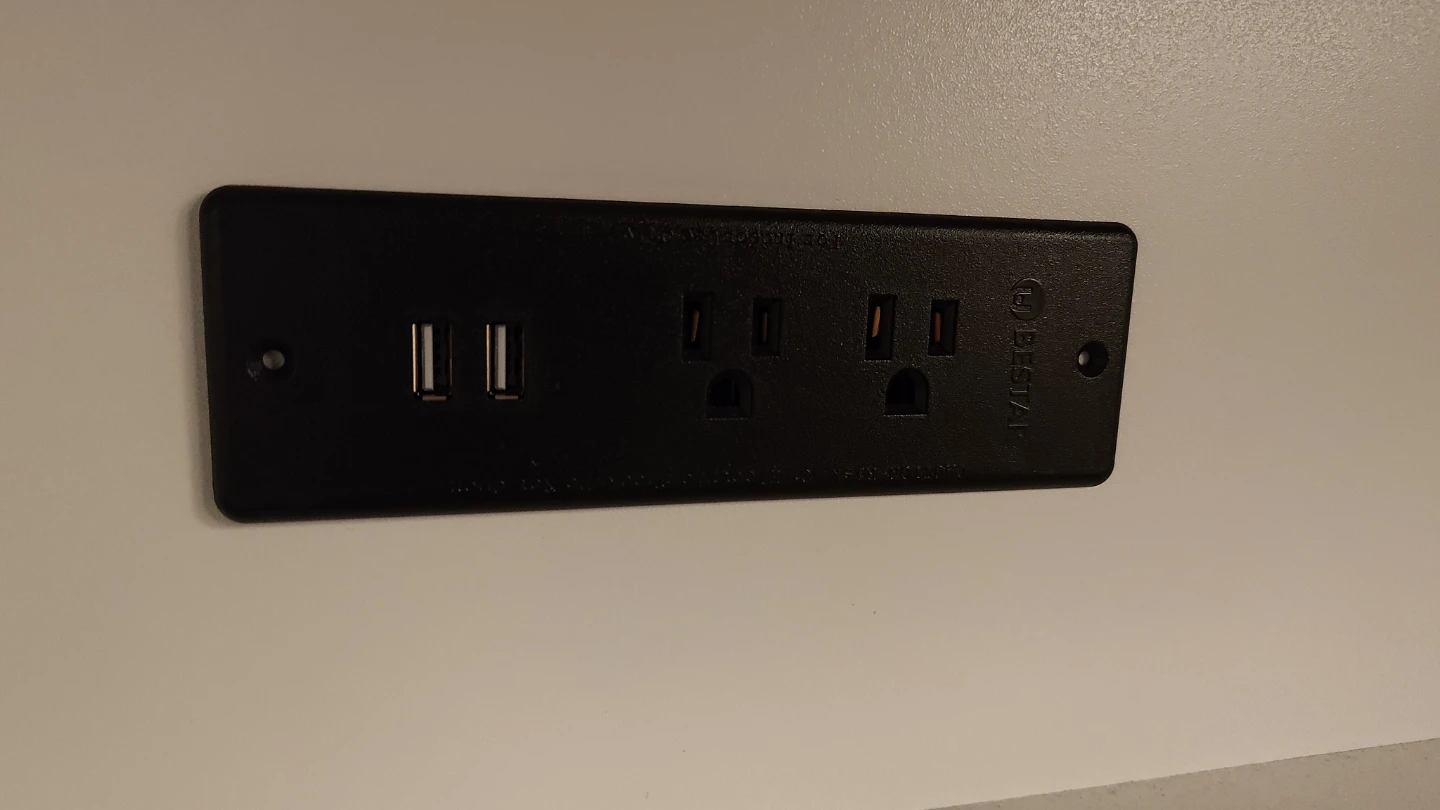 Murphy / Cabinet Bed with USB Ports - photo 4