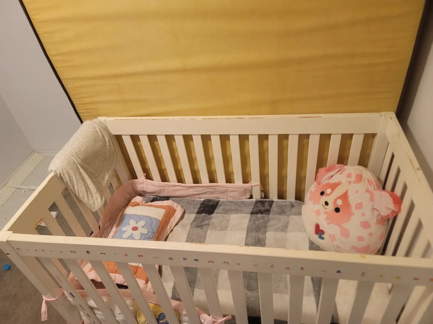 White Baby Crib image indicator(3)