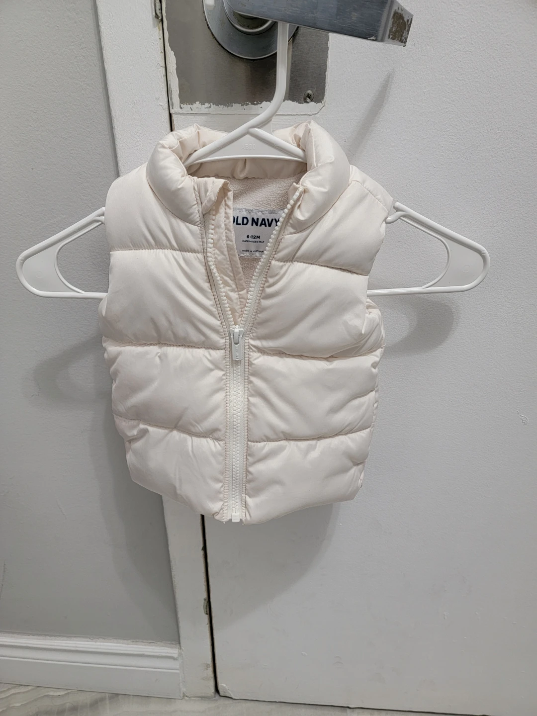 Old Navy Puffer Vest - 6-12M - photo 2