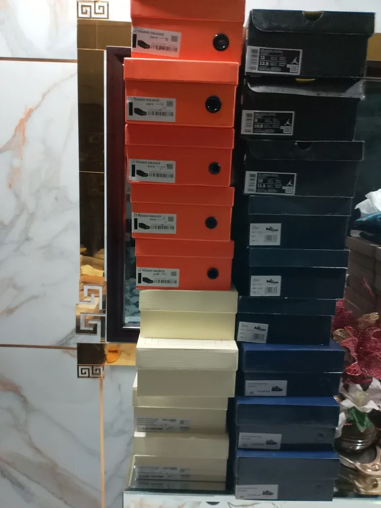 Alexander McQueen Black Leather Sneakers image indicator(6)