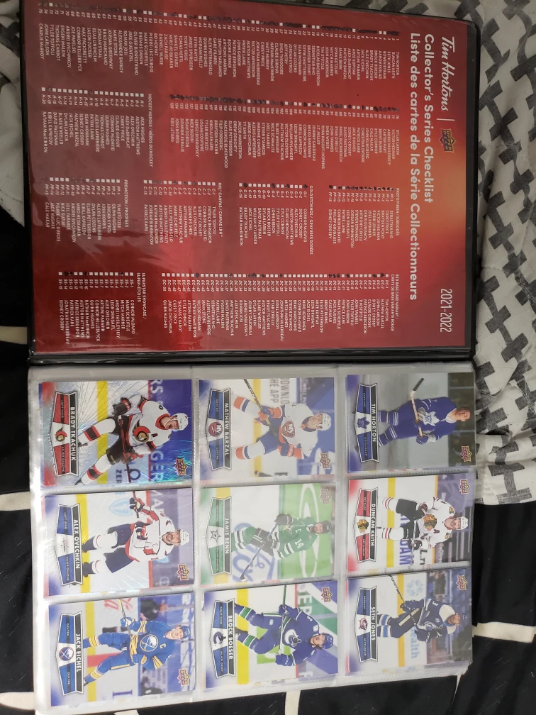 Tim Hortons 2021-2022 NHL Trading Cards Collector's Binder - photo 3