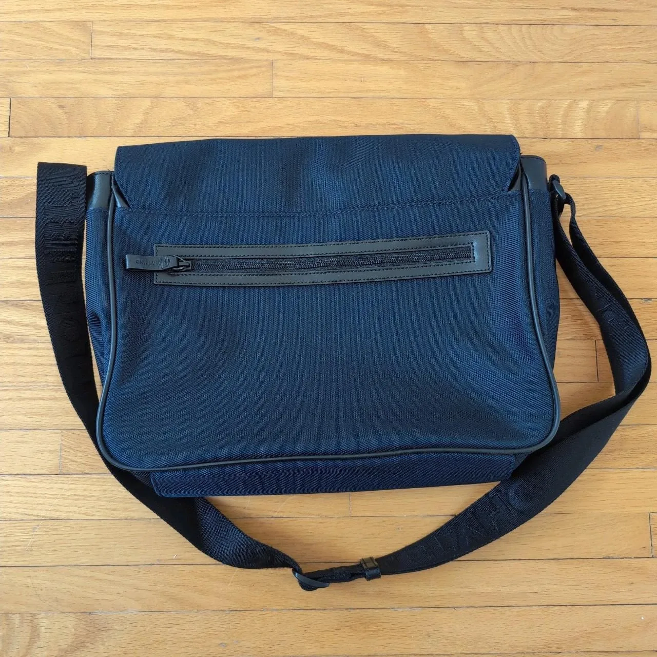 Montblanc Nightflight Large Messenger Bag - Navy Blue image indicator(3)