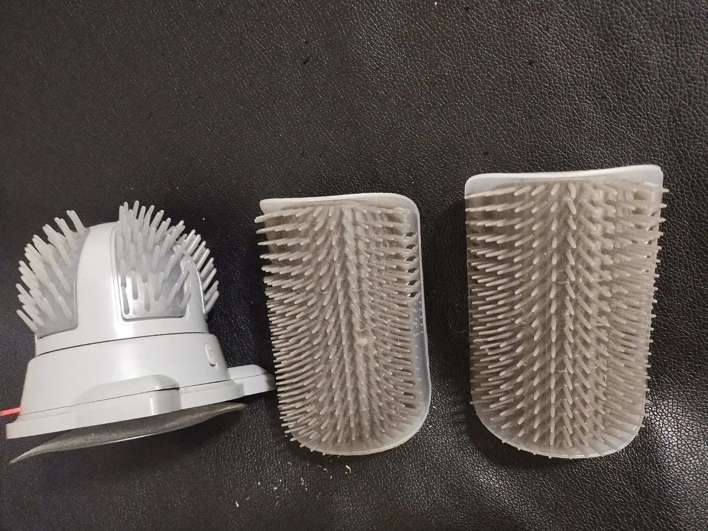 Cat Self Groomer Brushes rotating and mounted corner