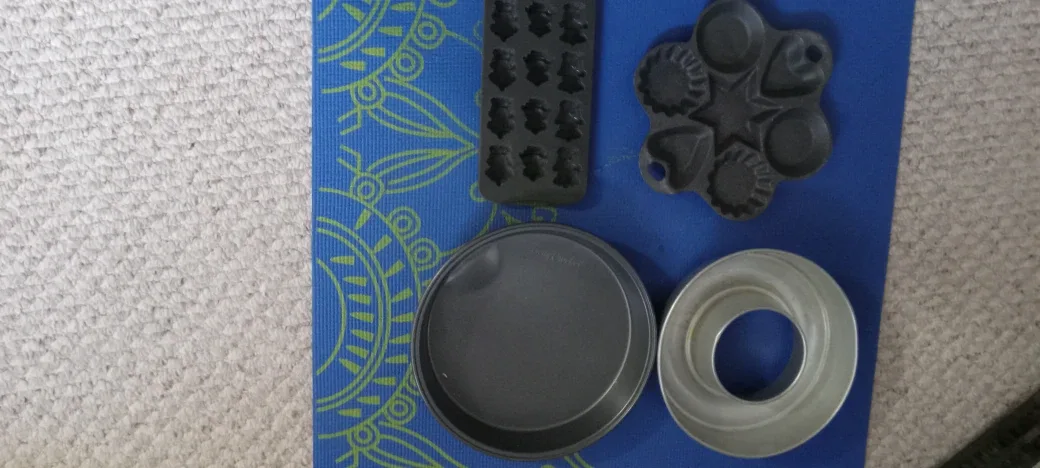 Assorted Baking Pans