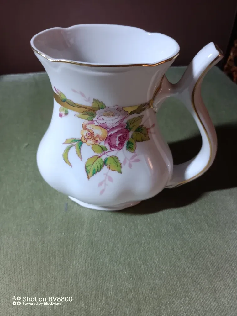 Mary Anne Pitcher Made in Czechoslovakia image indicator(2)