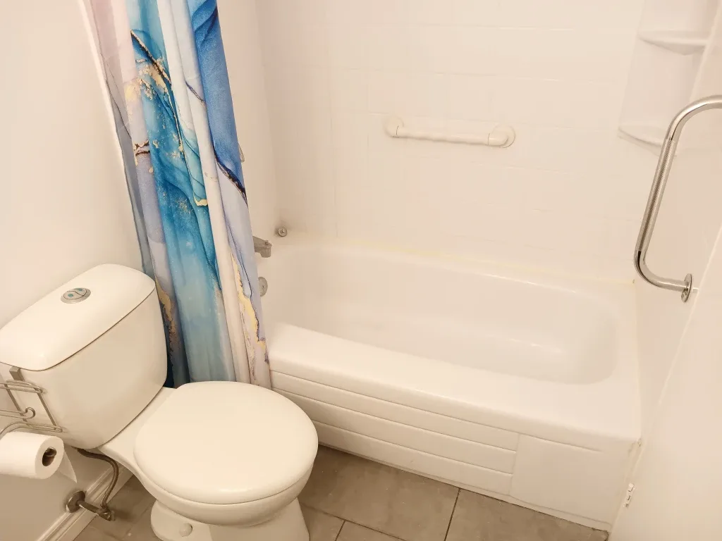 3 Bed, 1.5 Bath Condo for Rent image indicator(8)