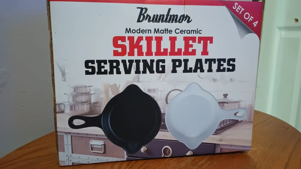 Bruntmor Modern Matte Ceramic Skillet Serving Plates - Set of 4