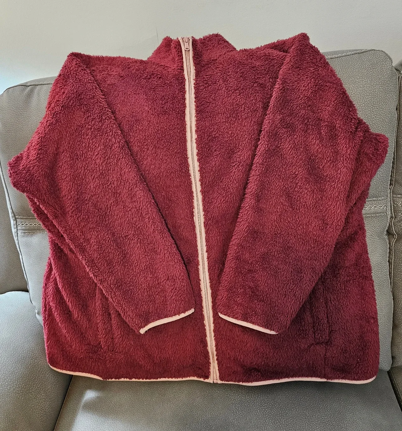 NWOT 3XL Longer Fleece Jacket w 2 Zip Pockets 32" image indicator(6)