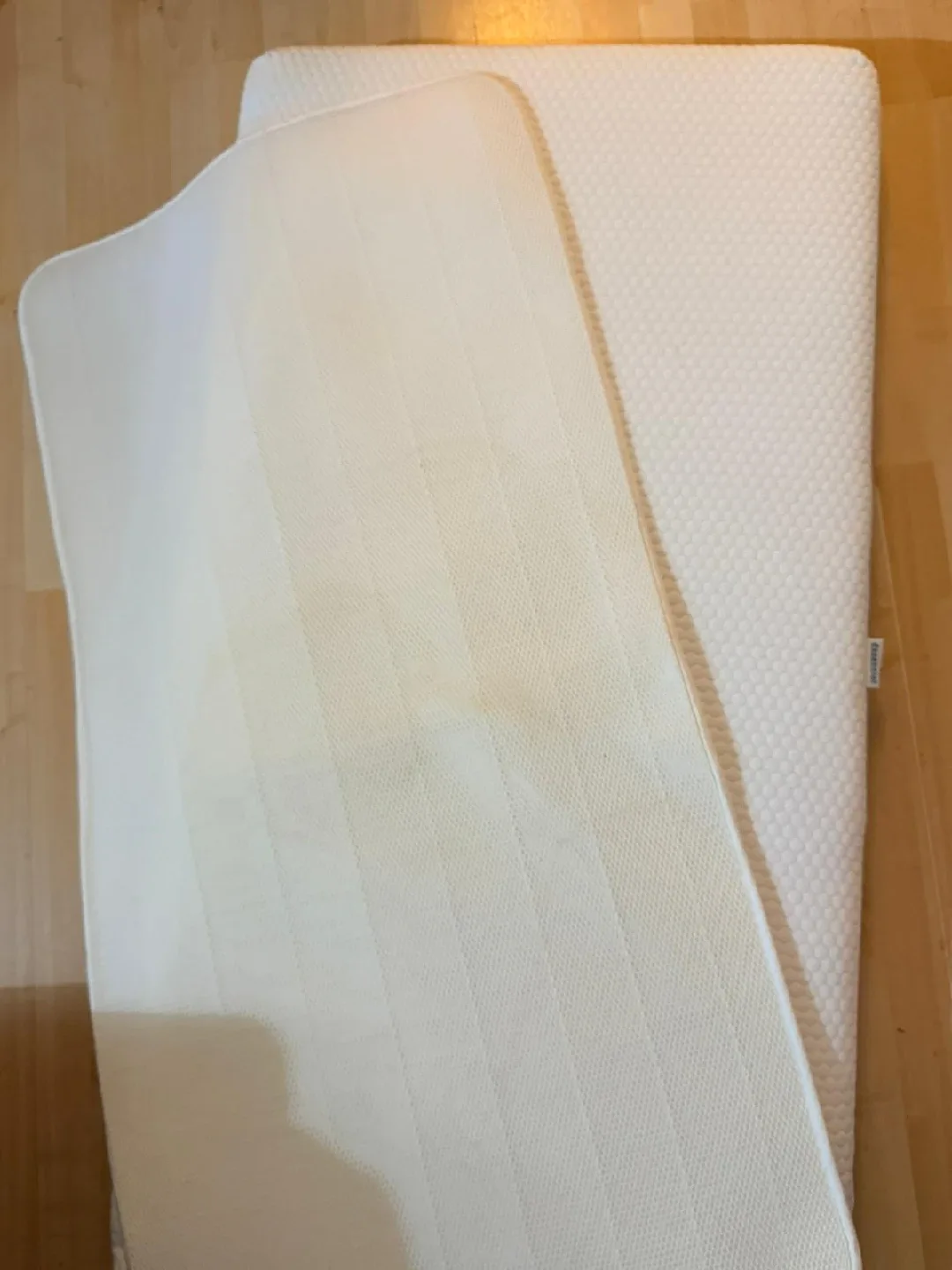 crib And AeroSleep Mattress + Crib Bumpers image indicator(4)