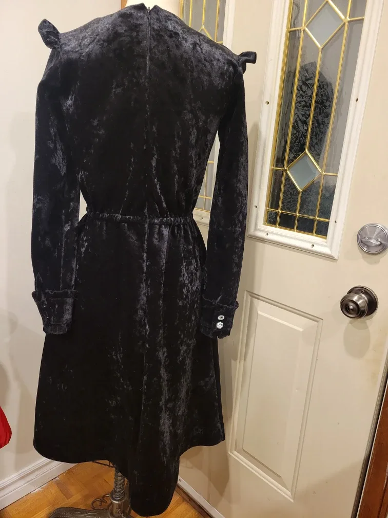 WOMEN'S MED BLACK VELVET DRESS image indicator(5)