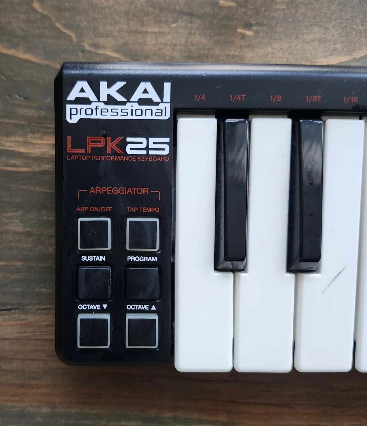 Akai Professional LPK25 Keyboard