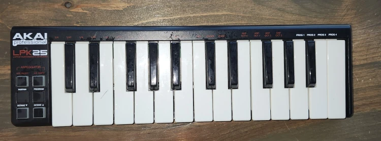 Akai Professional LPK25 Keyboard - photo 2