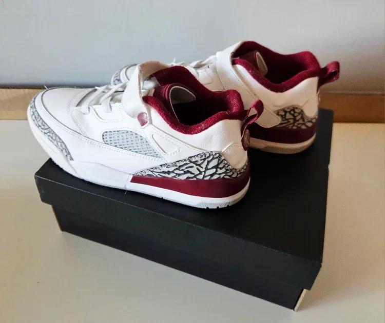 Boys Yout  Air Jordan Spizike Low (PS) - Size 3Y image indicator(4)