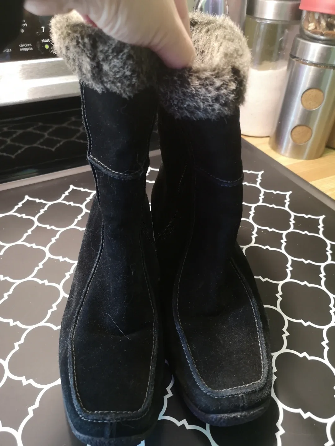 Chill Out Black Winter Boots - Size 9 image indicator(2)