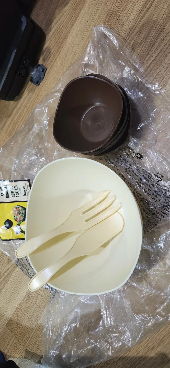 Aventura 7-Piece Salad Bowl Set - New in Package image indicator(4)