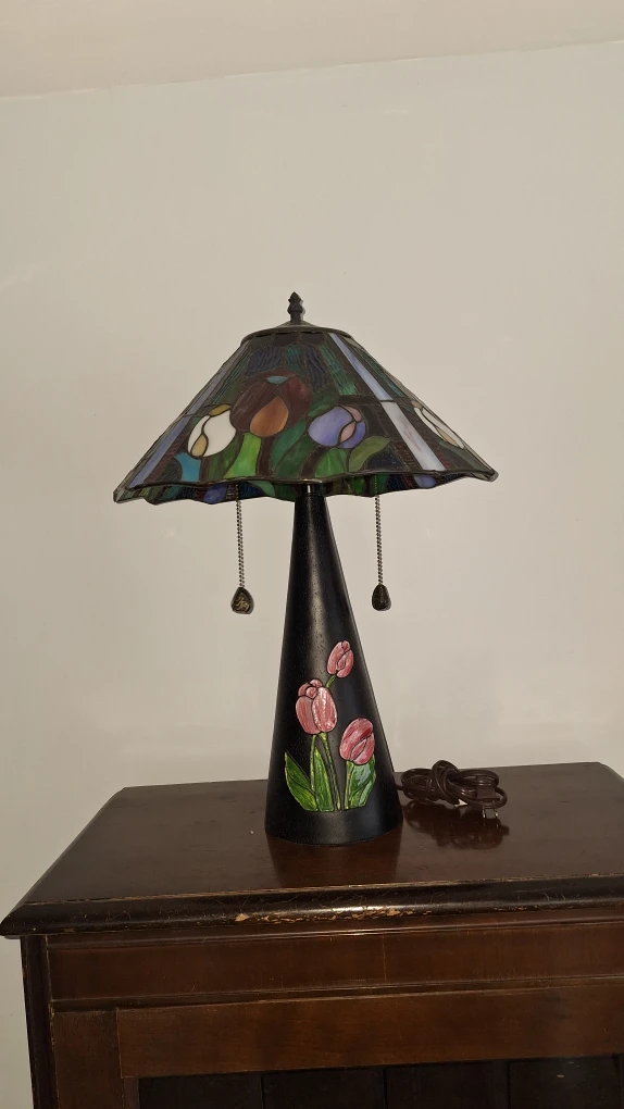 Tulip Stained Glass Table Lamp