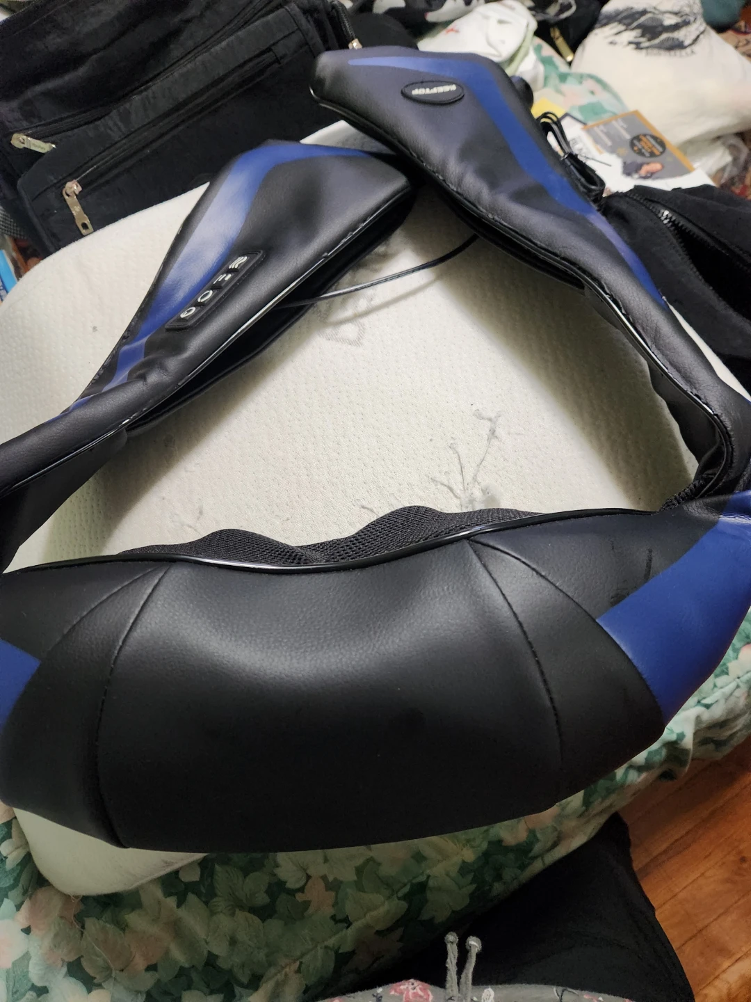KEEPTOP Neck and Shoulder Massager - photo 4