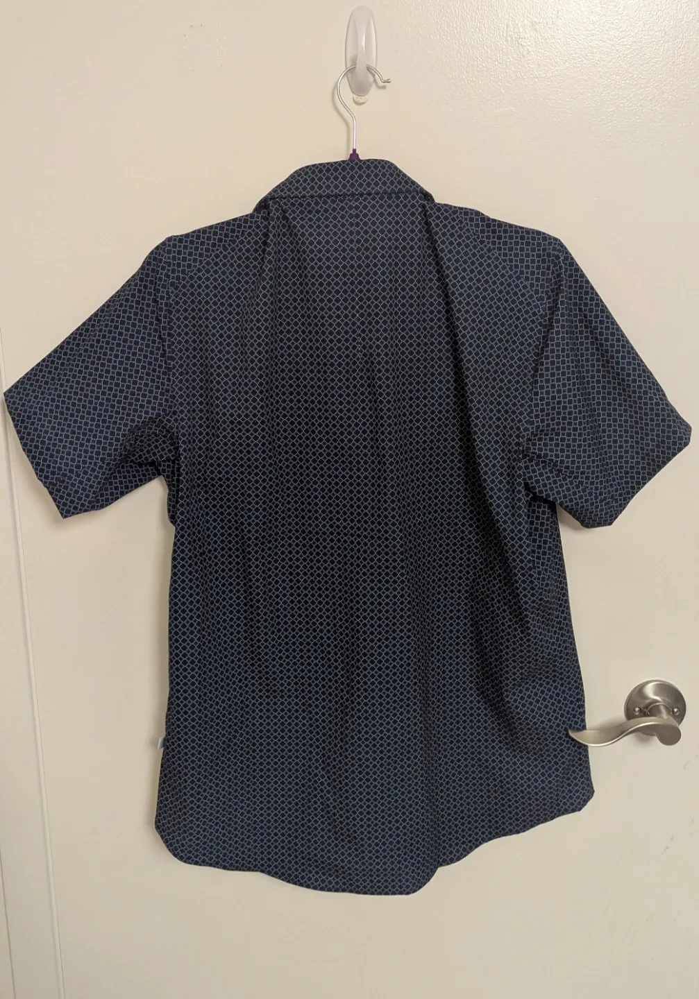 Brand New with Tags Lululemon Short Sleeve Shirt - Size Medium image indicator(4)