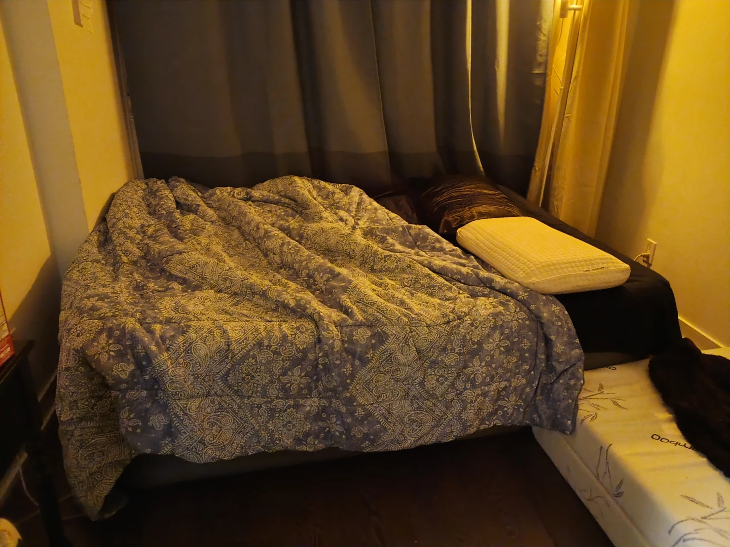 Build in Pump Queen Comfort Quest Air Mattress - photo 3