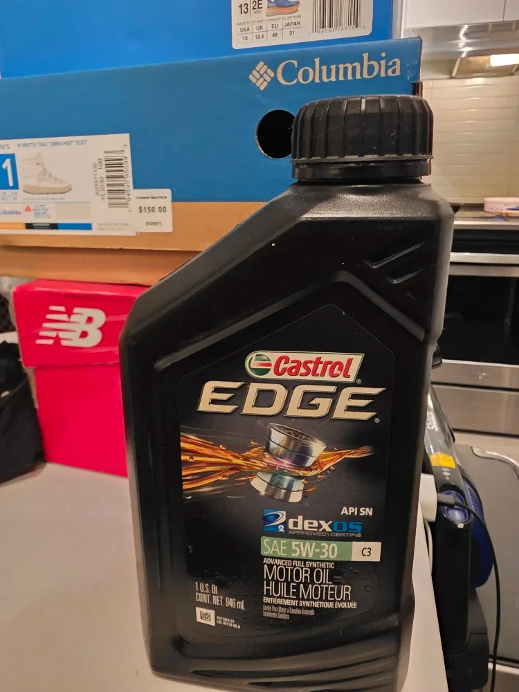 Castrol Edge SAE 5W-30 Motor Oil - 946 mL