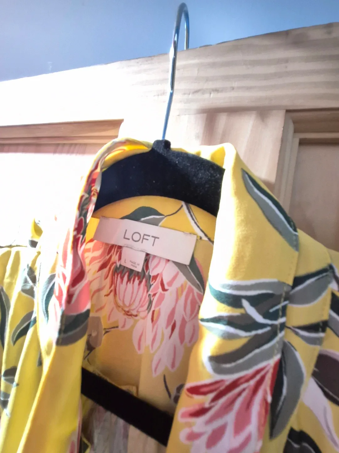 Ann Taylor Loft Yellow Floral Sleeveless Button Down Top L image indicator(3)