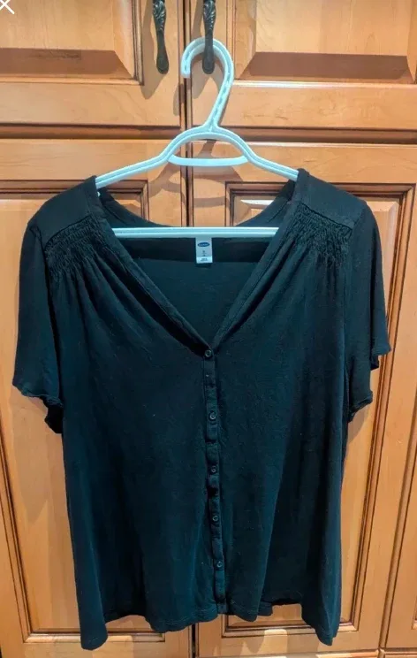 Old Navy Black Button-Up Top - Size XL