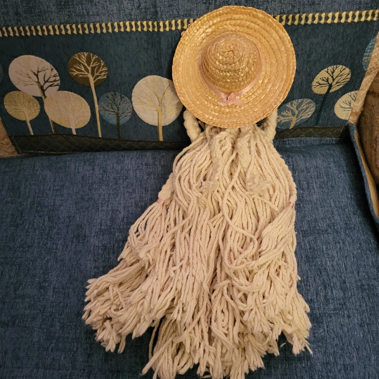 Vintage mop doll with Straw Hat - photo 2