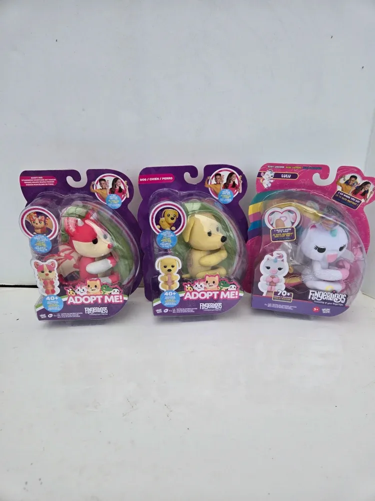 3 brand new fingerlings toys