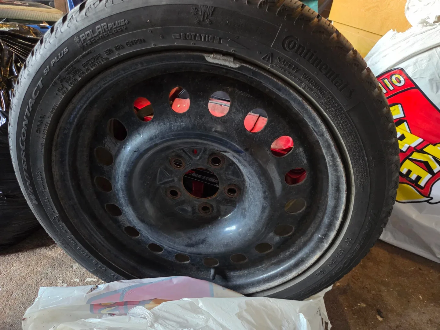 205/50R17 Winter Tires and Wheeles image indicator(2)