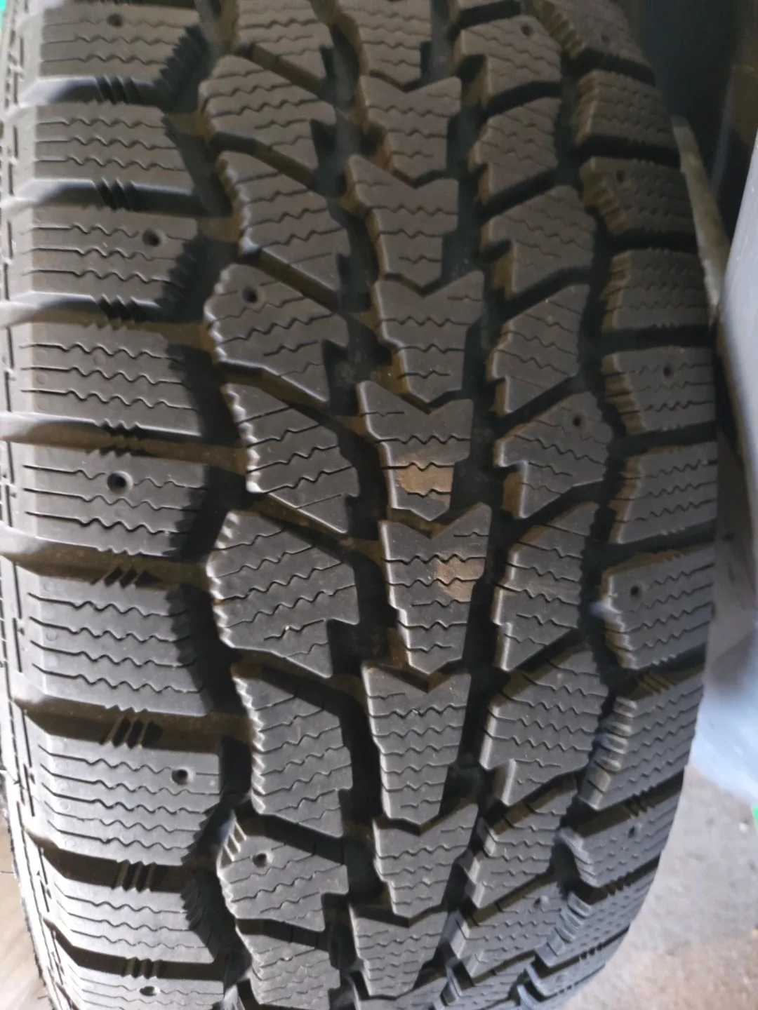 205/50R17 Winter Tires and Wheeles image indicator(3)