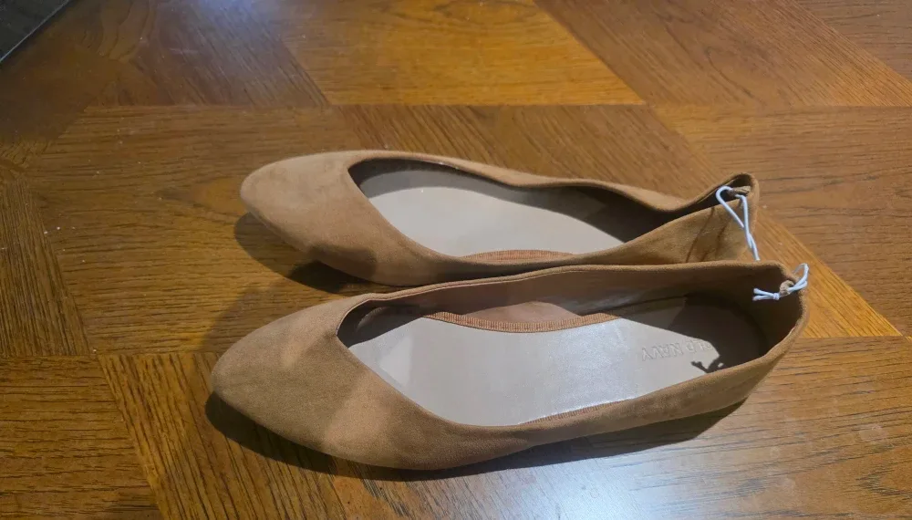 New Old Navy Ballet Flats - Size 8 - Brown image indicator(2)