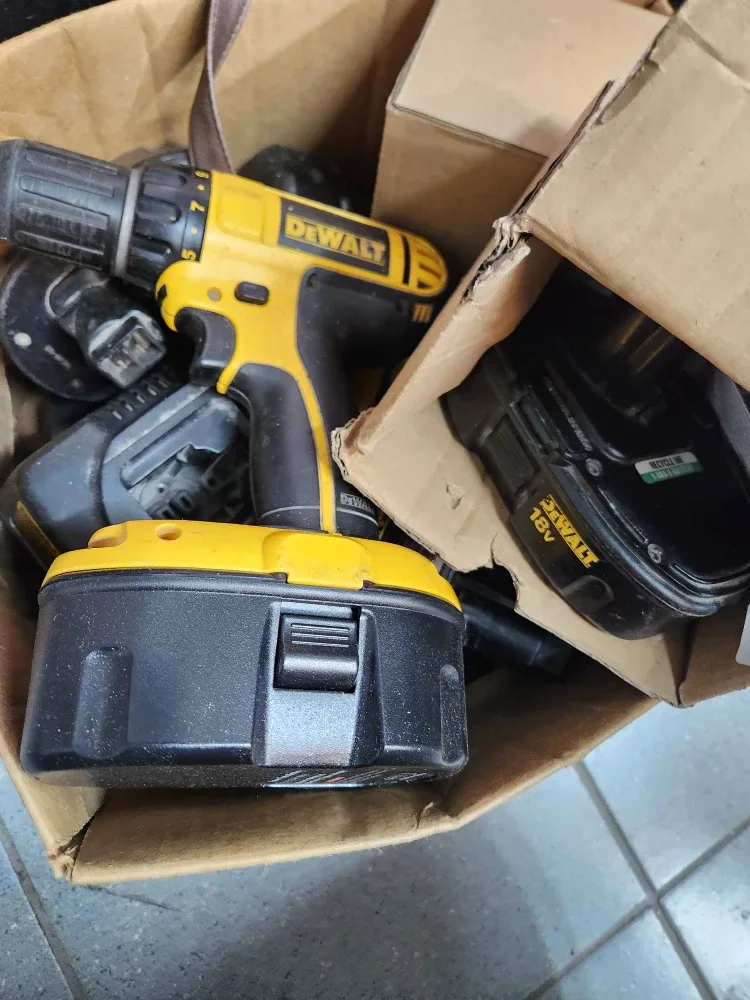 DeWalt Cordless Drill image indicator(4)